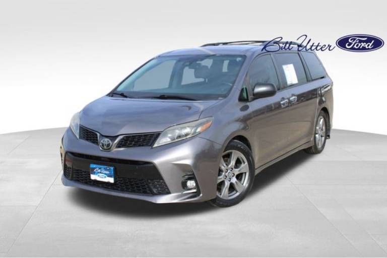 2019 Toyota Sienna SE