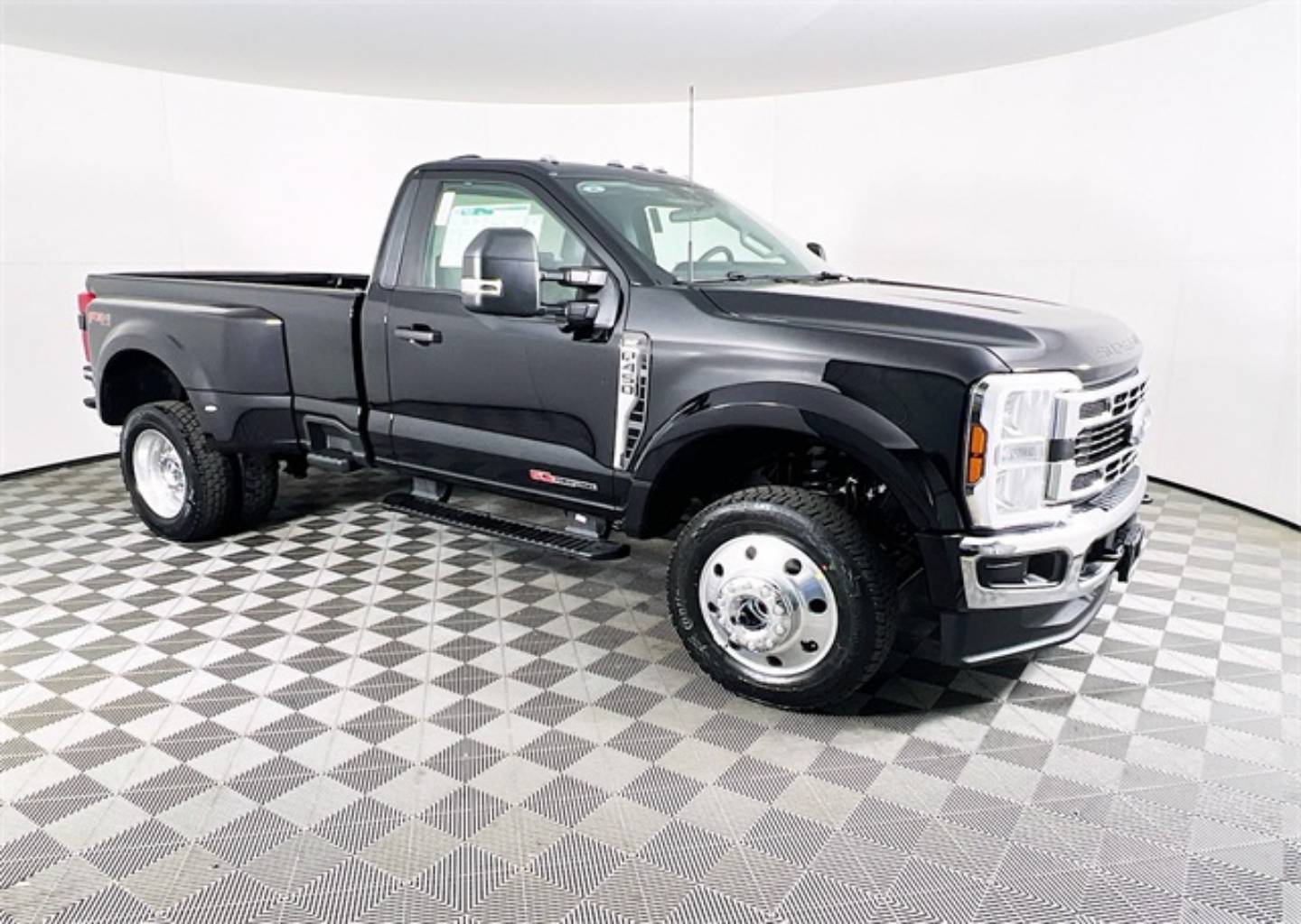 2026 Ford F-450 Super Duty XLT's photo