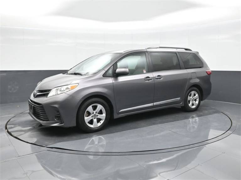 2020 Toyota Sienna LE