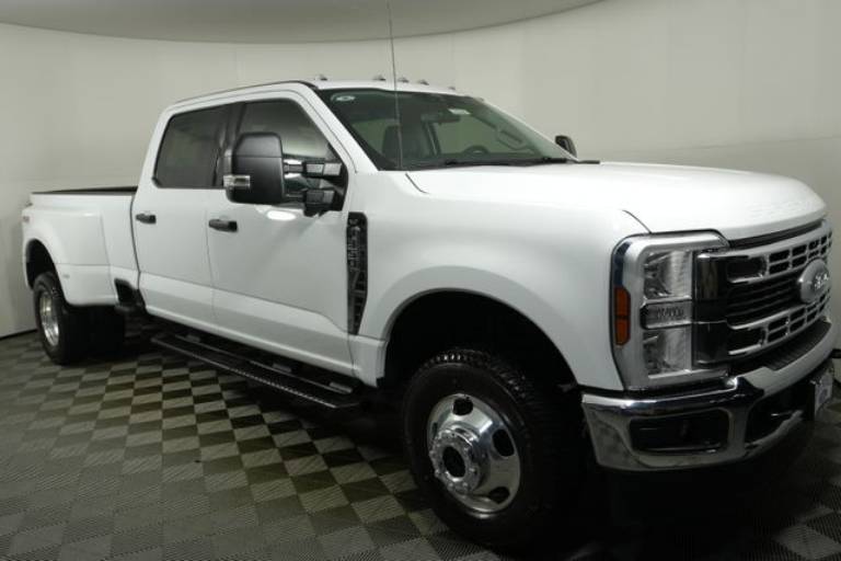2026 Ford Super Duty F-350 DRW XLT