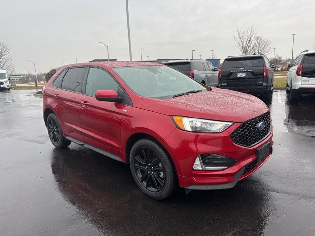 2024 Ford Edge ST-Line's photo