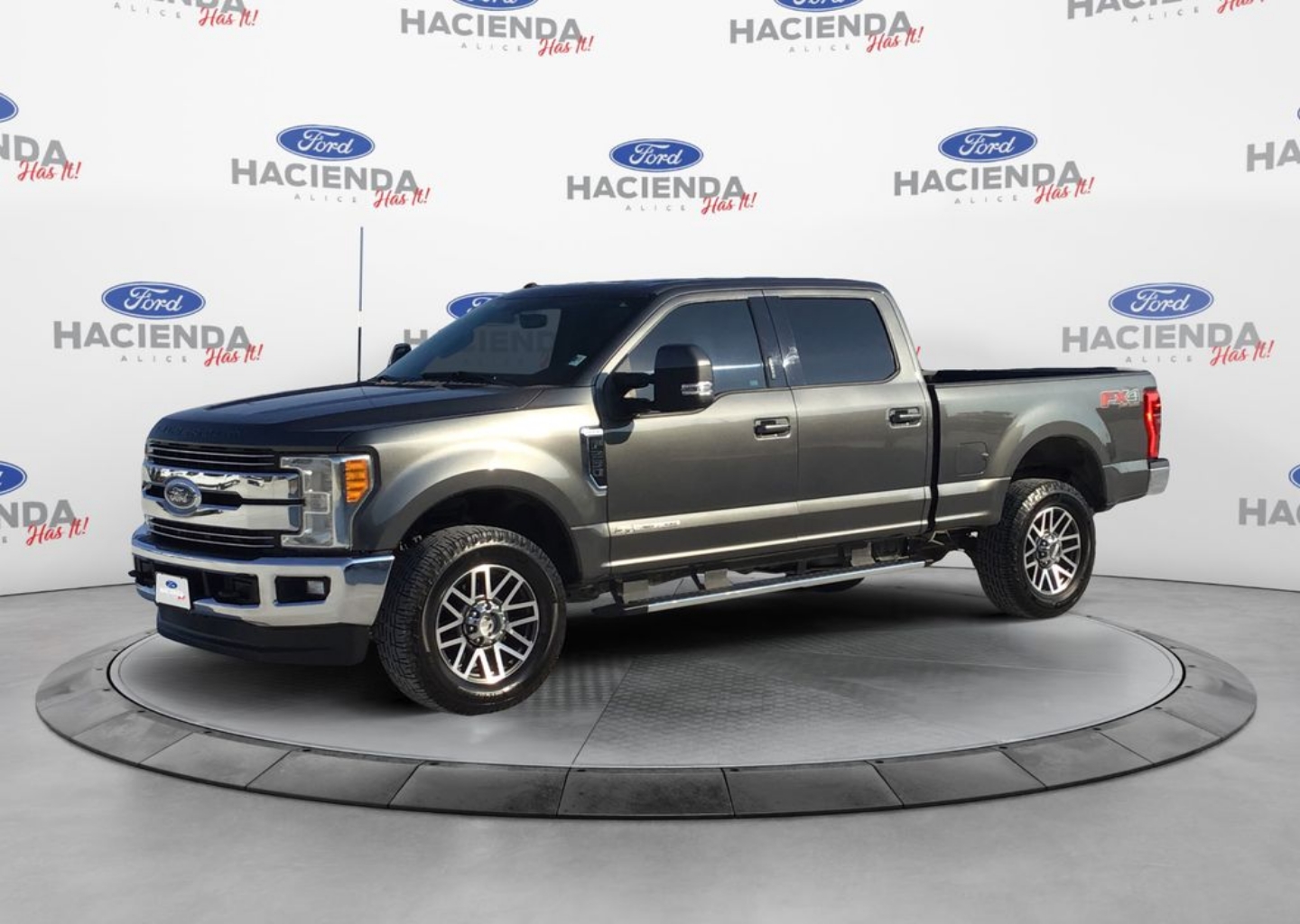 2017 Ford F-250 Super Duty Lariat's photo