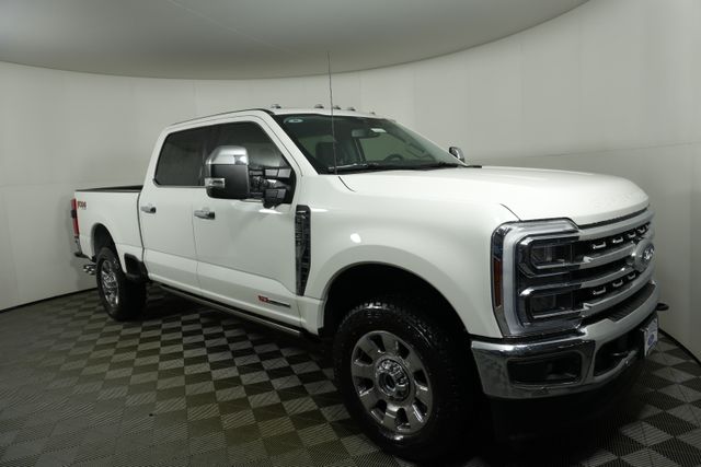 2026 Ford F-350 Super Duty Lariat's photo