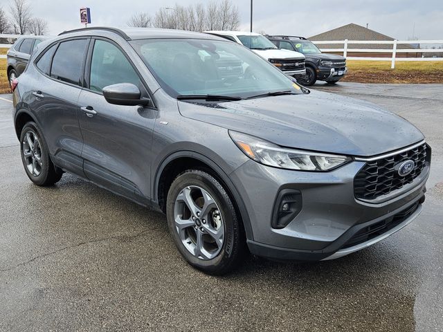 2025 Ford Escape ST-Line Select's photo
