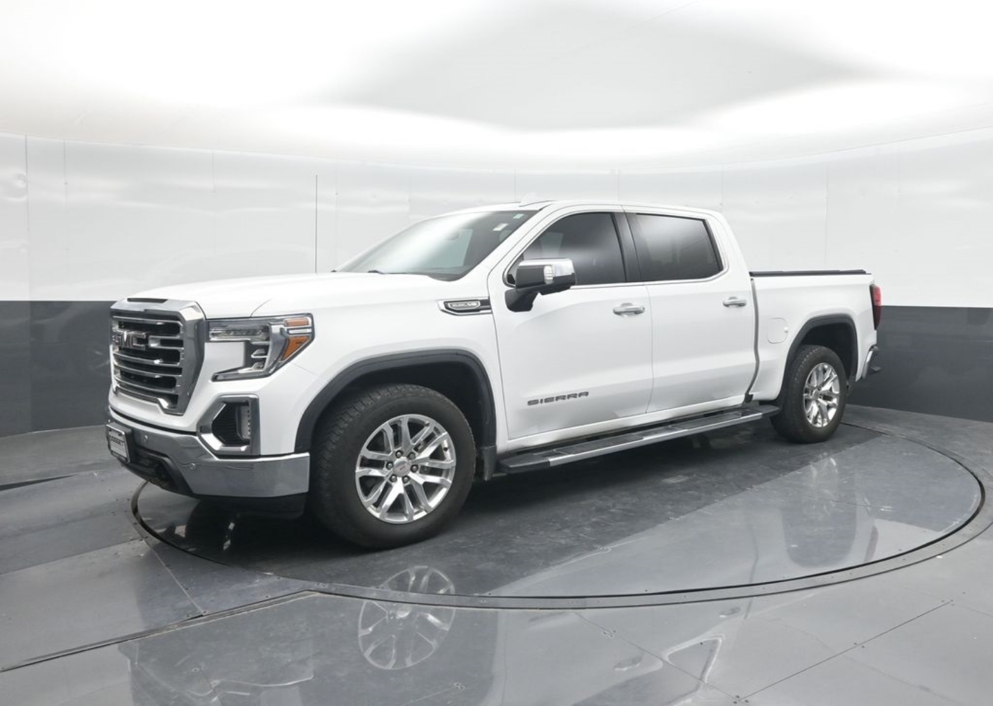 2019 GMC Sierra 1500 SLT's photo