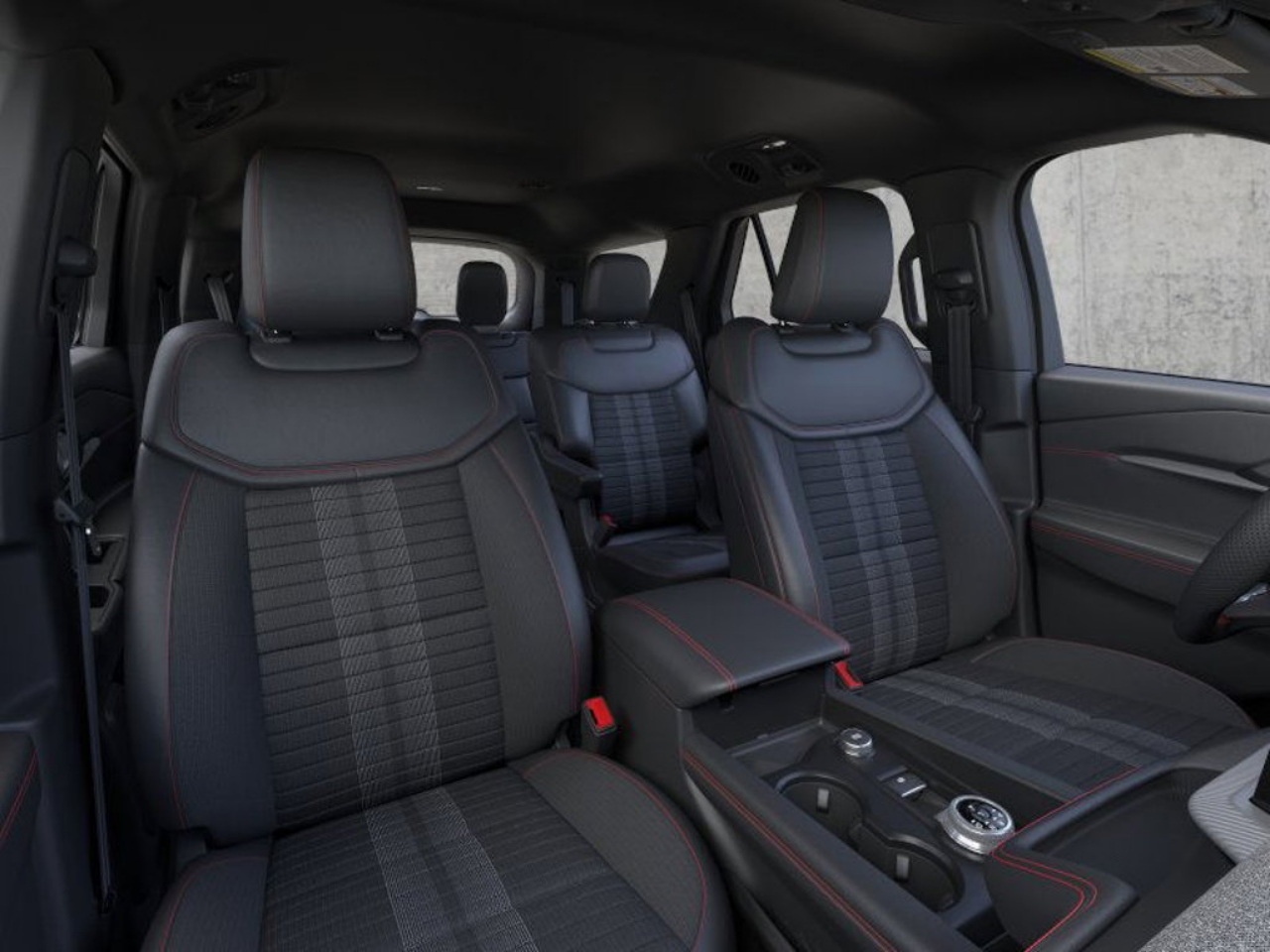 2026 Ford Explorer ST-Line - Photo 9
