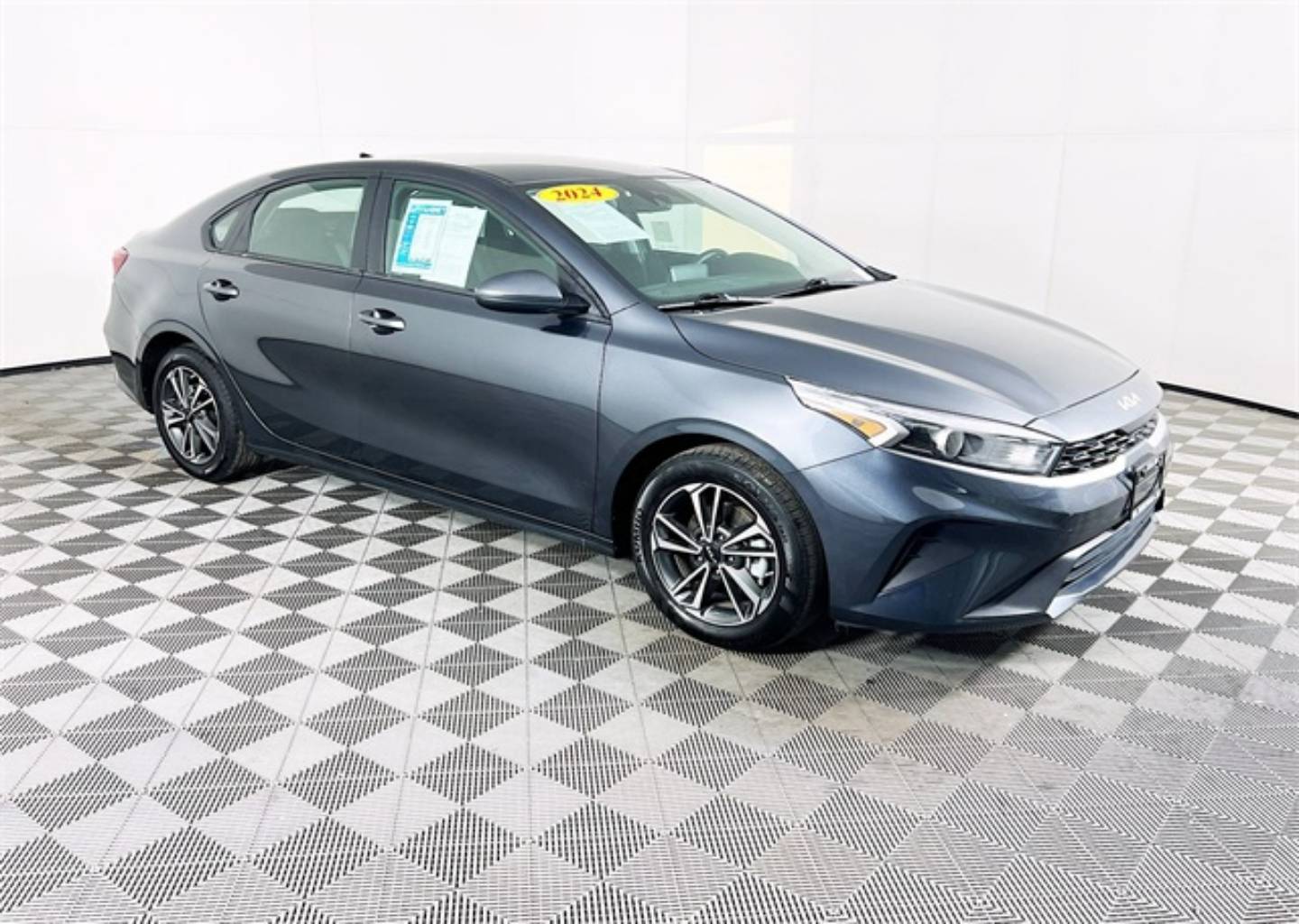 2024 Kia Forte LXS's photo