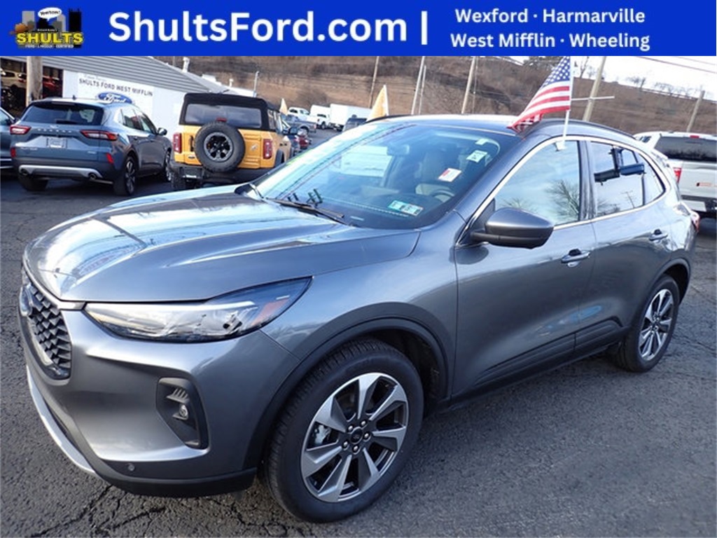 2025 Ford Escape Platinum's photo