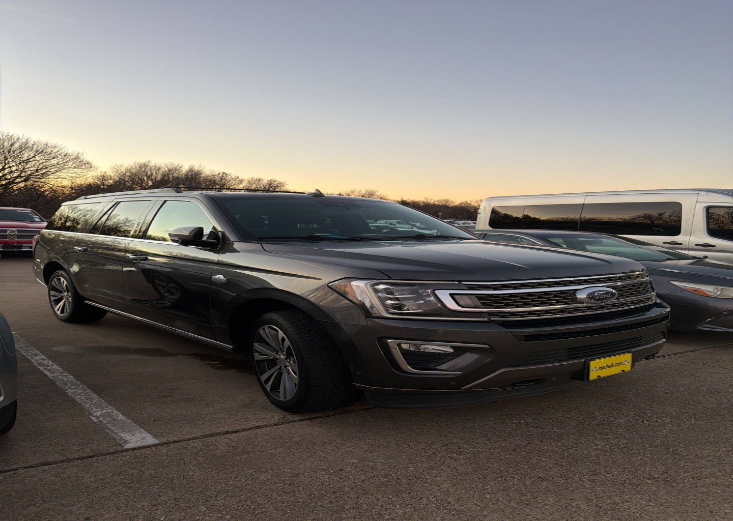 2022 Ford Expedition Limited's photo