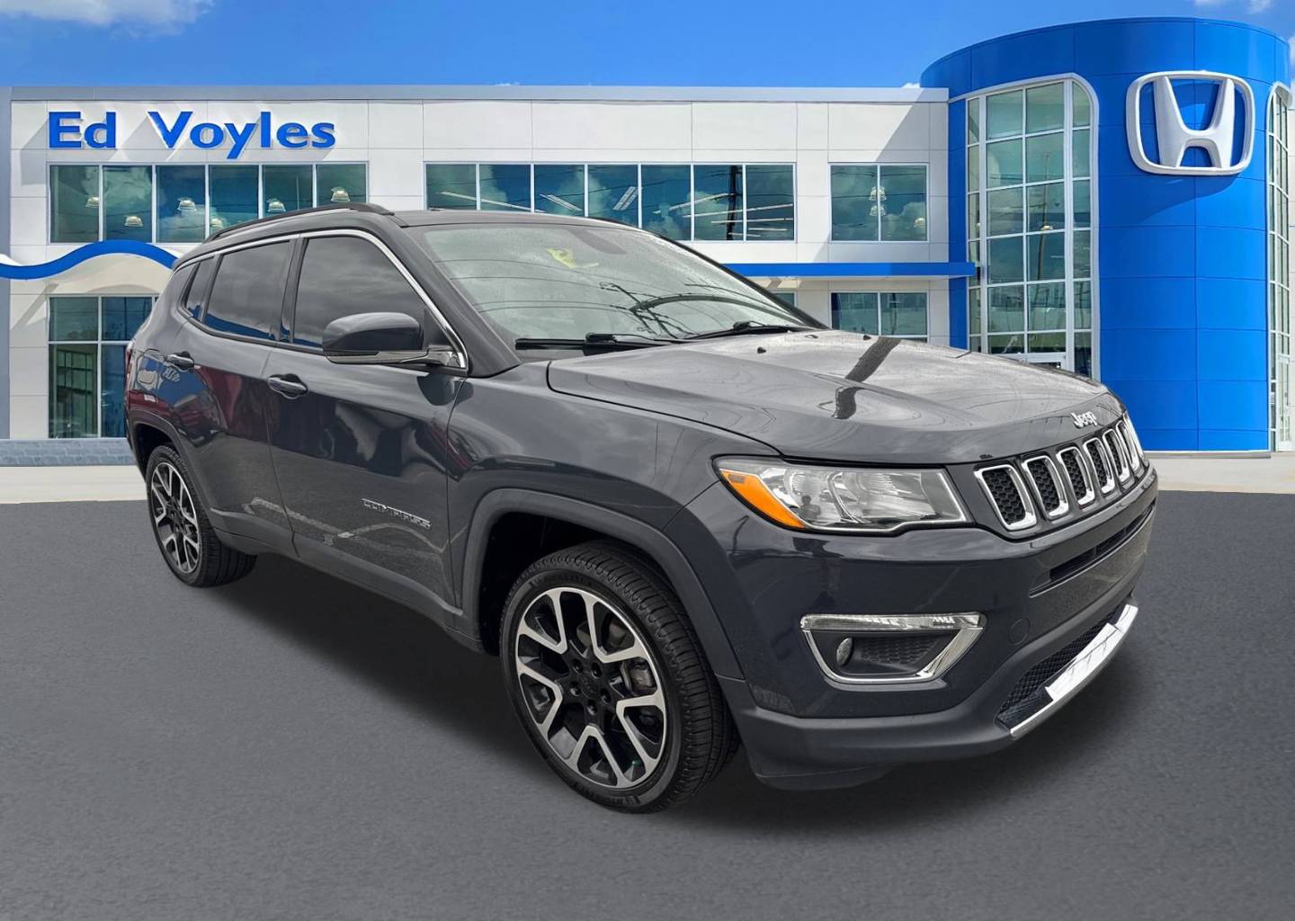 2018 Jeep Compass Limited's photo