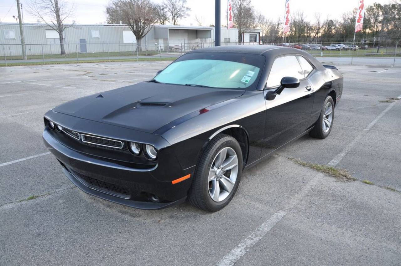2019 Dodge Challenger SXT's photo