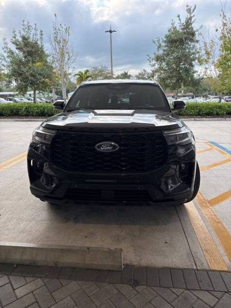 2025 Ford Explorer ST-Line