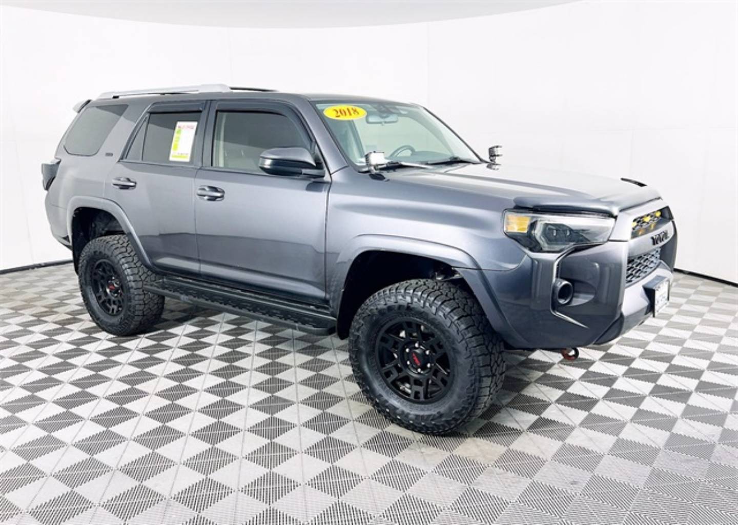 2018 Toyota 4Runner SR5's photo
