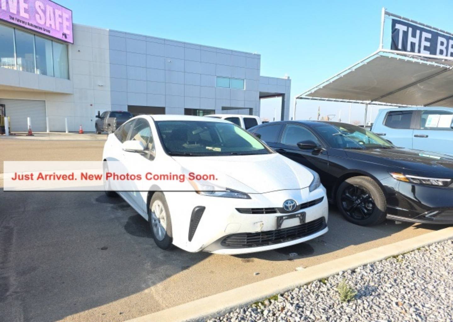 2022 Toyota Prius SE's photo