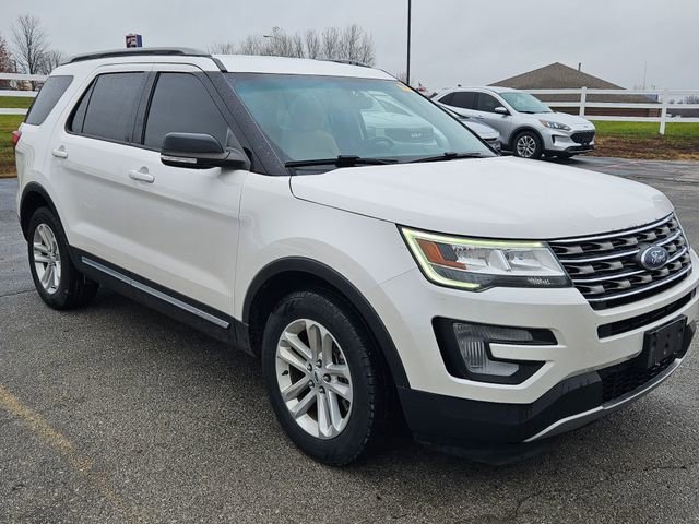2017 Ford Explorer XLT's photo