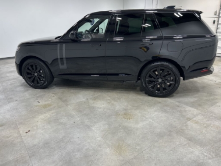 2025 Land Rover Range Rover SE