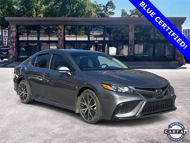 2022 Toyota Camry SE's photo