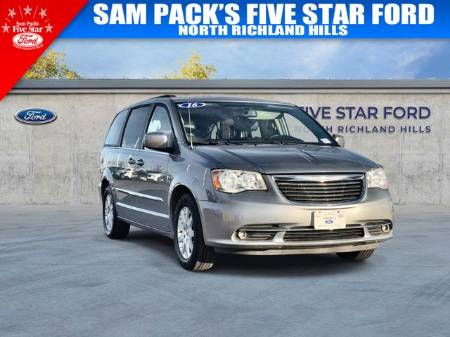 2016 Chrysler Town & Country Touring