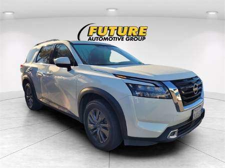 2024 Nissan Pathfinder SV