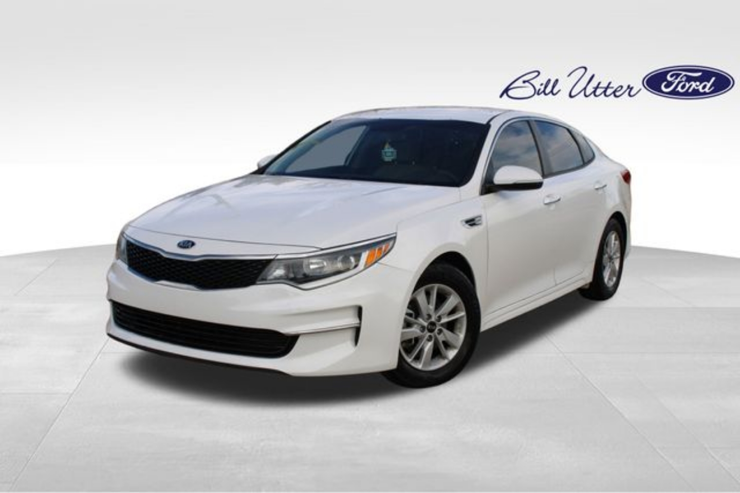 2018 Kia Optima LX's photo