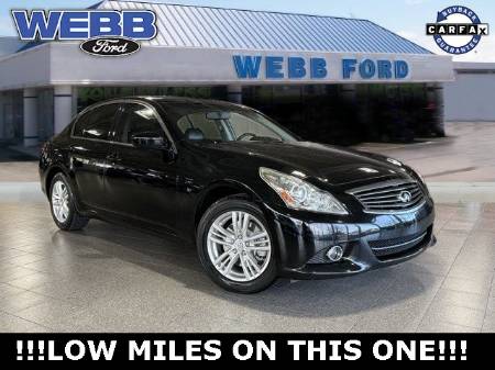 2015 INFINITI Q40 Base