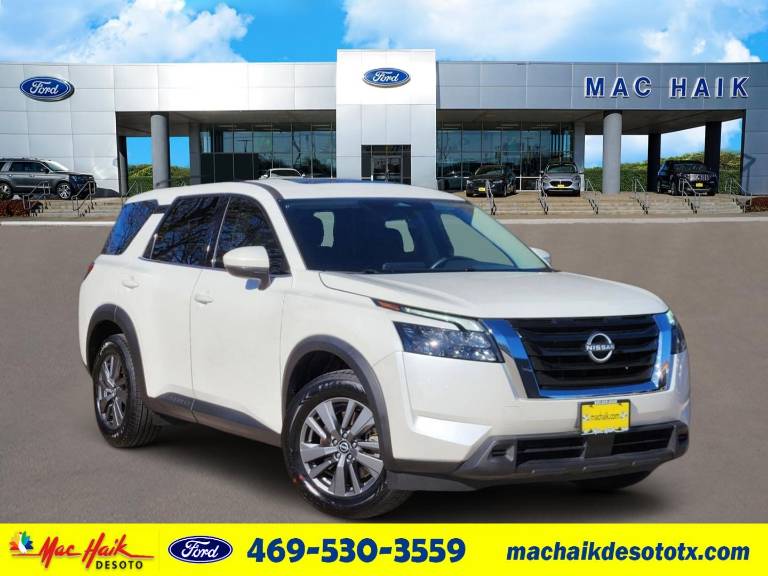 2023 Nissan Pathfinder SV