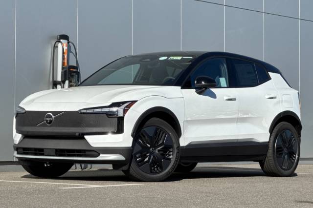 2026 Volvo EX30 Twin Motor Cross Country Ultra