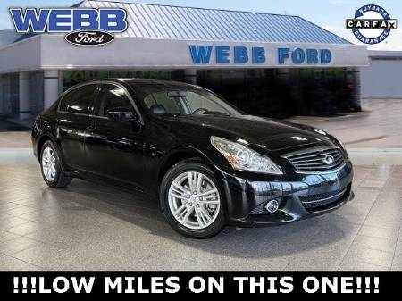 2015 INFINITI Q40 Base