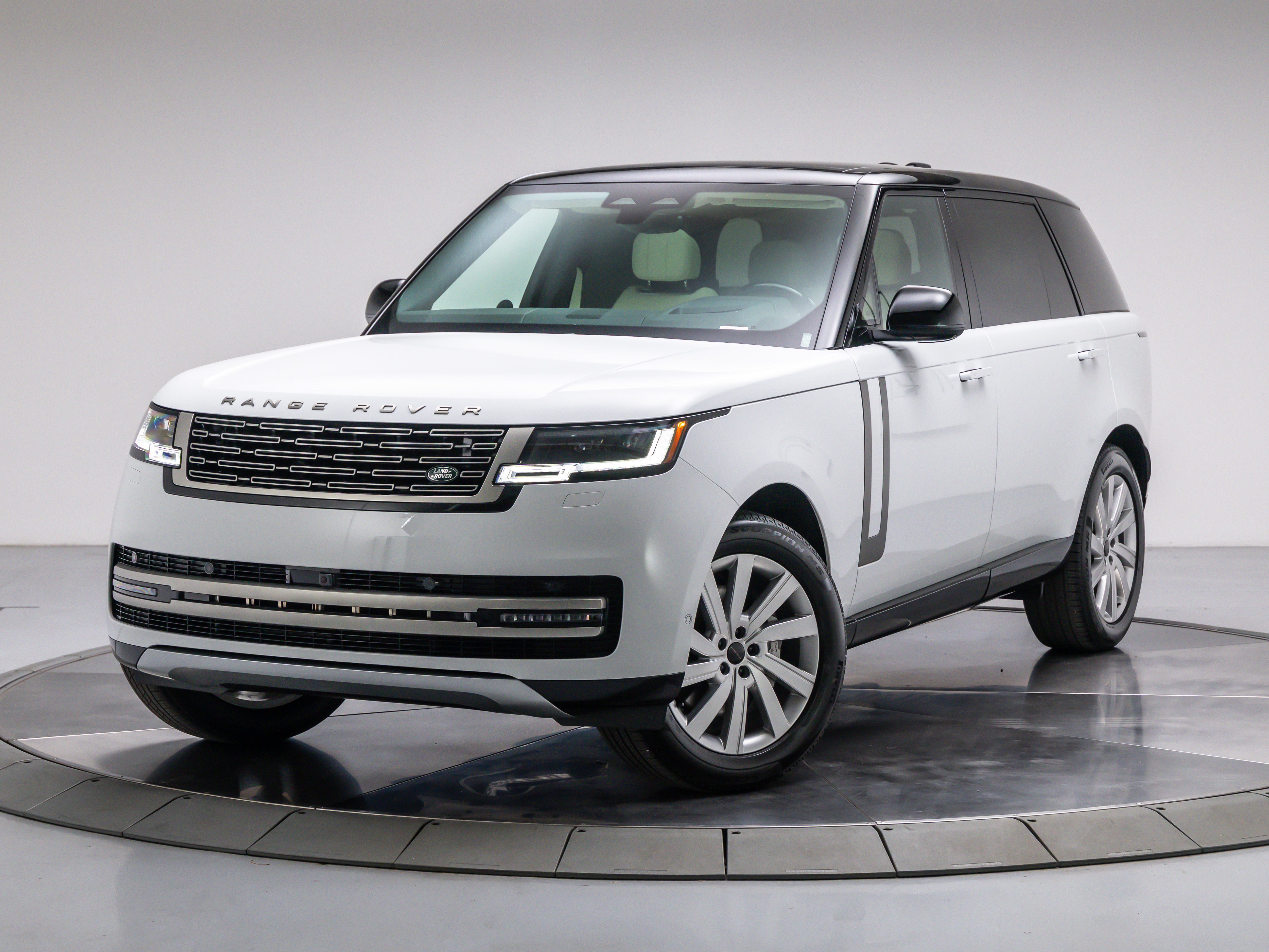 New 2026 Land Rover Range Rover P400 SE 7 Seat