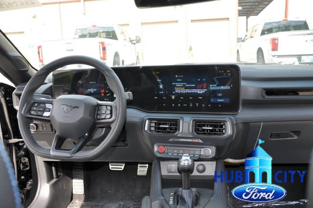 2025 Ford Mustang Dark Horse - Photo 11