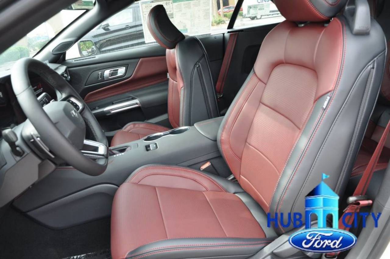 2025 Ford Mustang GT Premium Convertible - Photo 10
