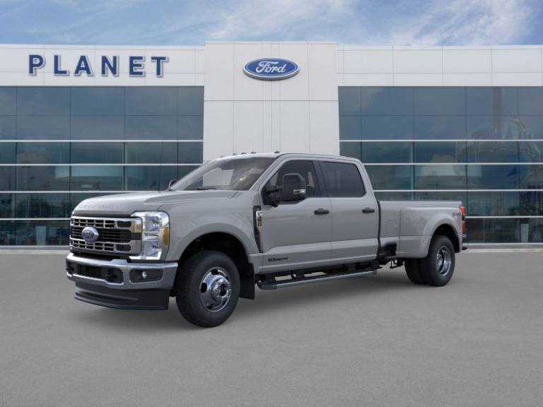 2026 Ford Super Duty F-350 DRW XLT 4WD Crew Cab 8' Box