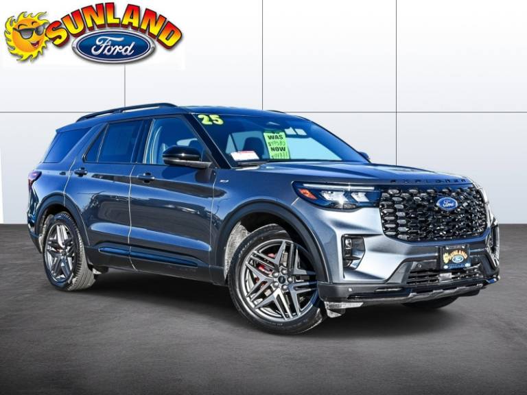 2025 Ford Explorer ST-Line