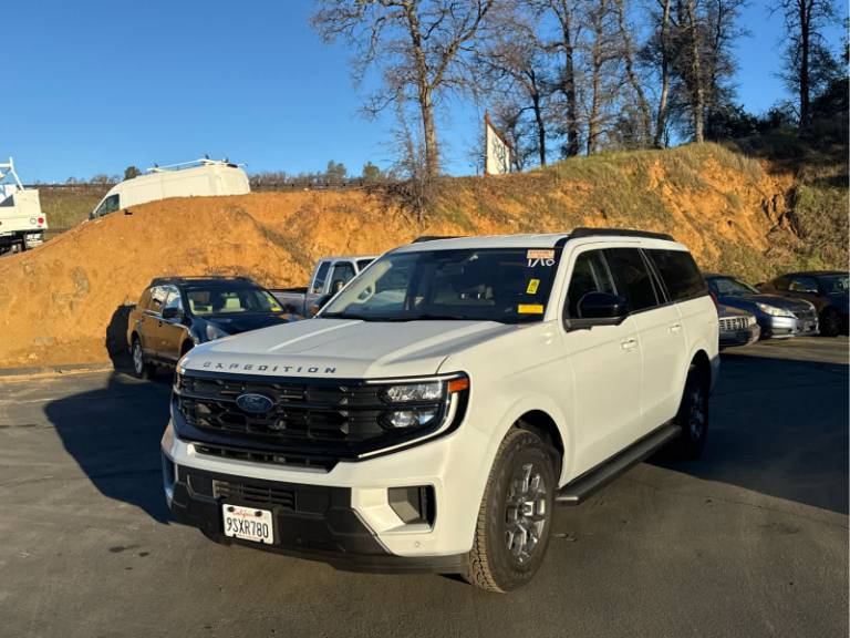 2025 Ford Expedition MAX Active