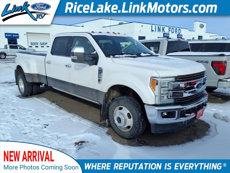 2017 Ford F-350 Super Duty LARIAT 4WD Crew Cab 8 Box