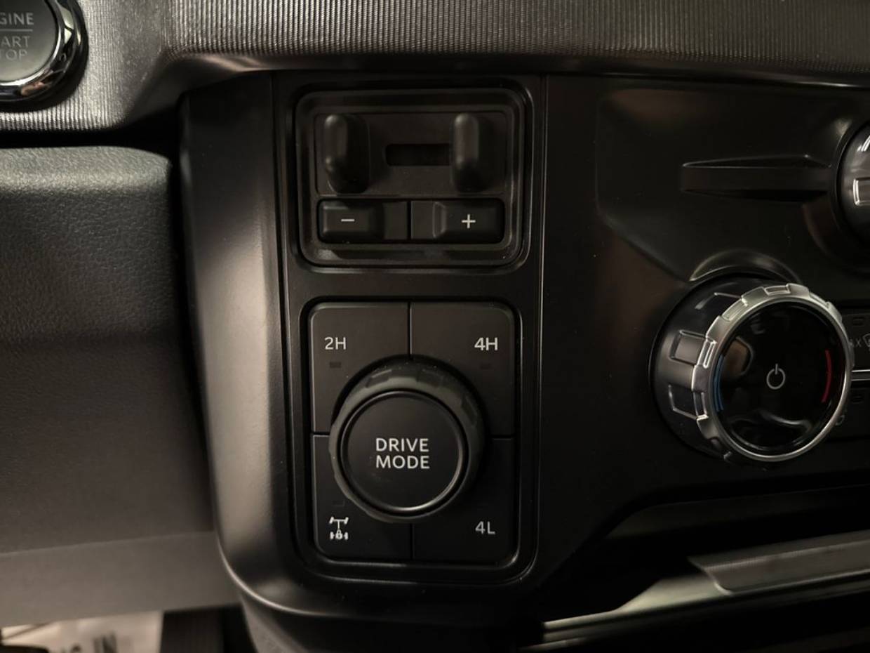 2025 Ford F-350 Super Duty Platinum - Photo 13