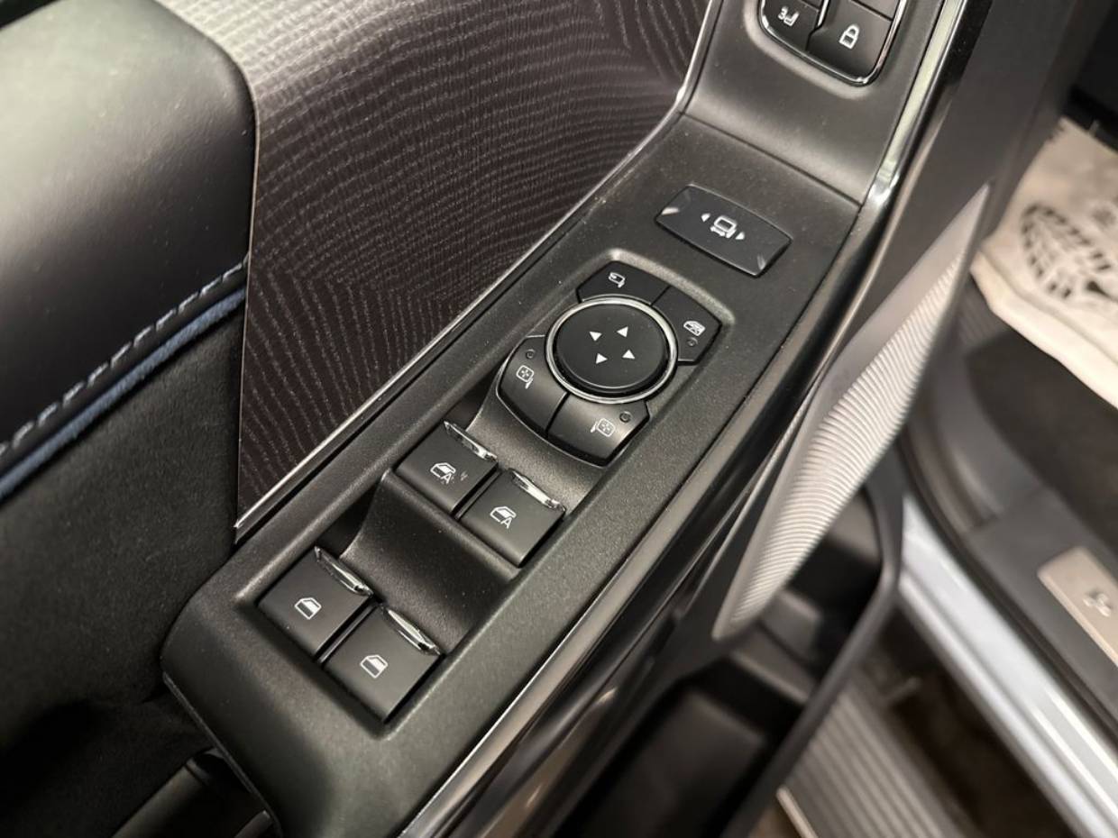2025 Ford F-350 Super Duty Platinum - Photo 18