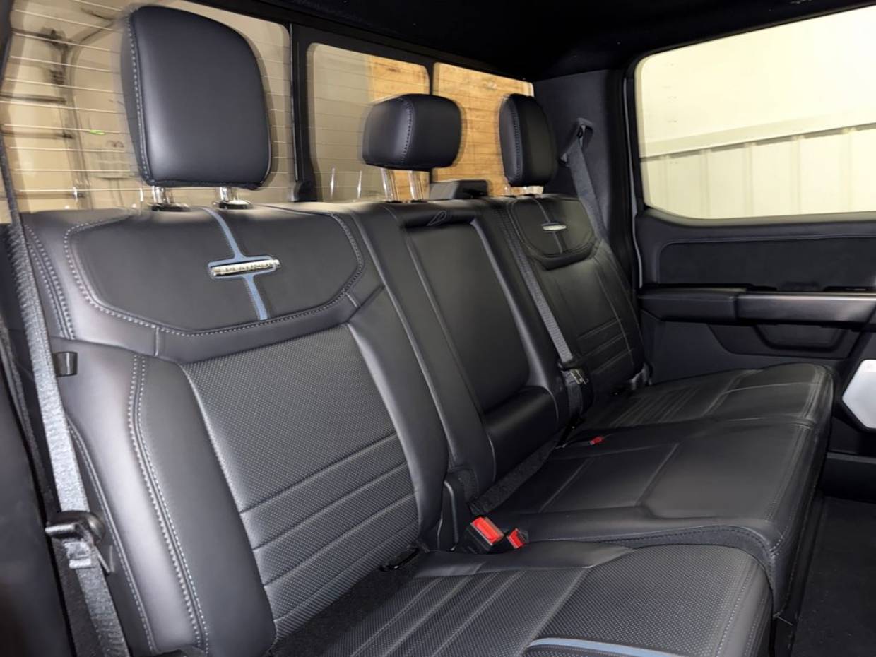 2025 Ford F-350 Super Duty Platinum - Photo 24