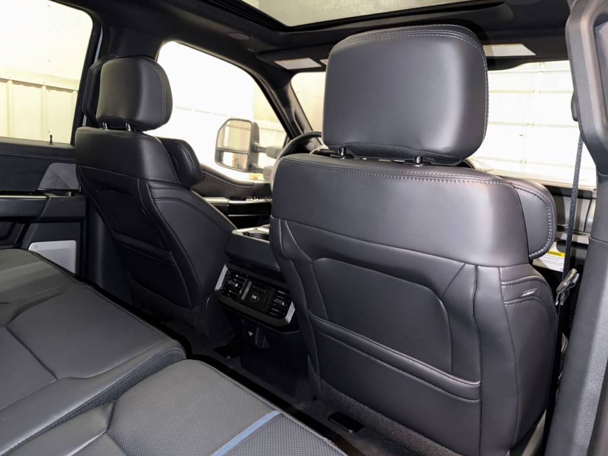 2025 Ford F-350 Super Duty Platinum - Photo 25