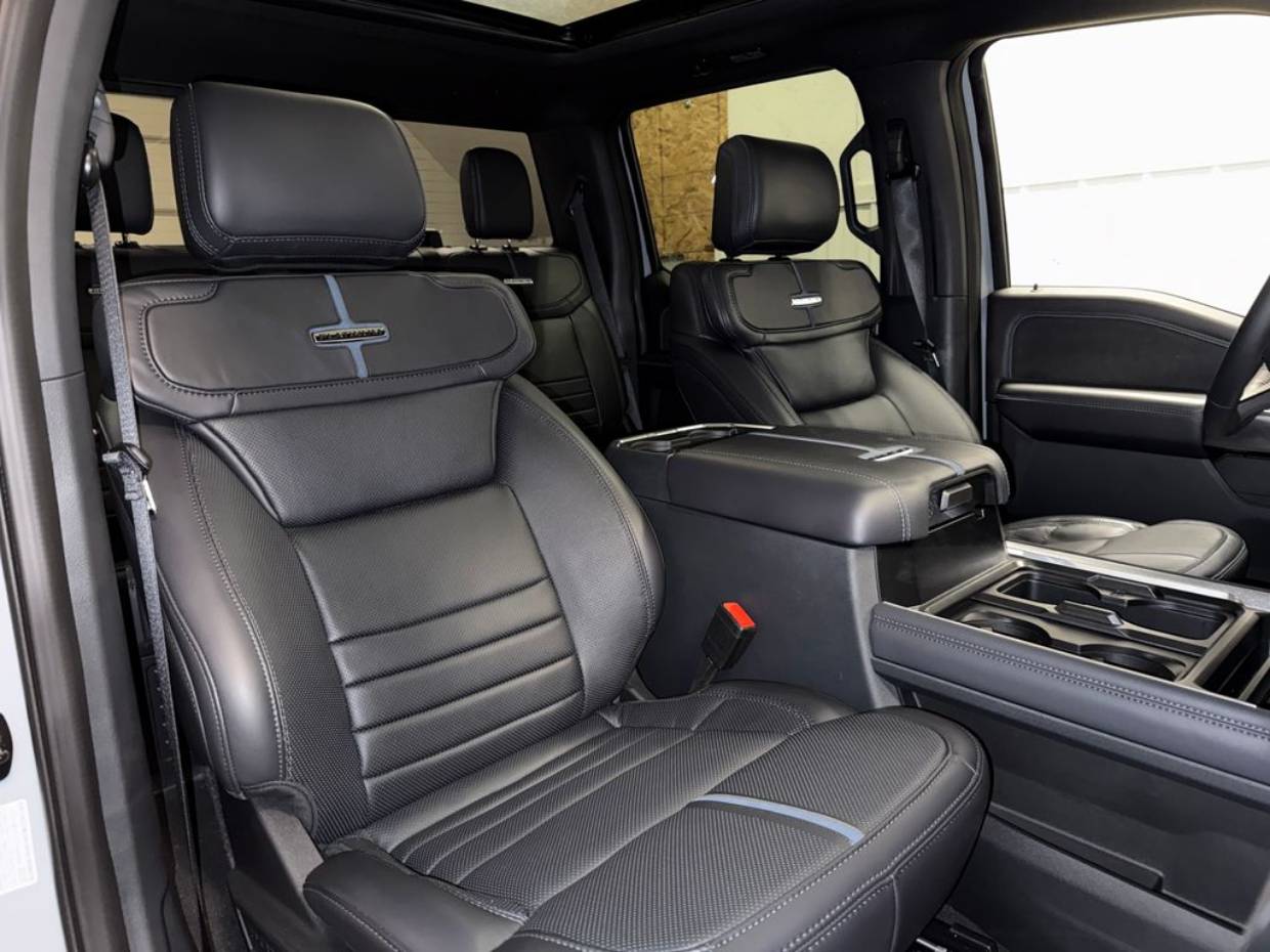 2025 Ford F-350 Super Duty Platinum - Photo 26