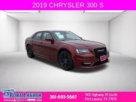 2019 Chrysler 300 S