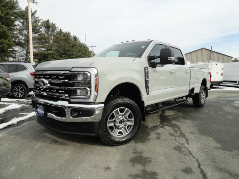 2026 Ford Super Duty F-350® LARIAT®