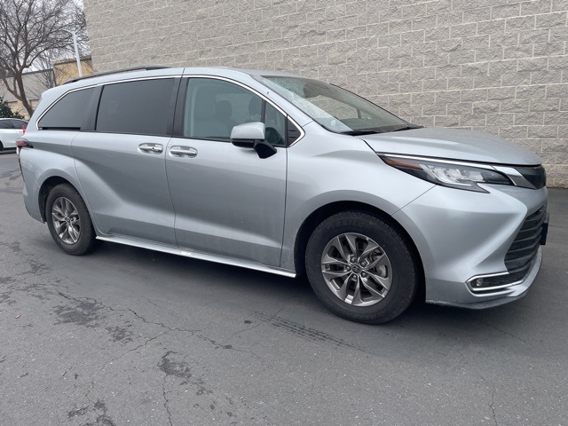 2023 Toyota Sienna XLE