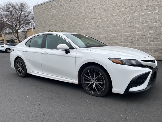 Used 2024 Toyota Camry SE
