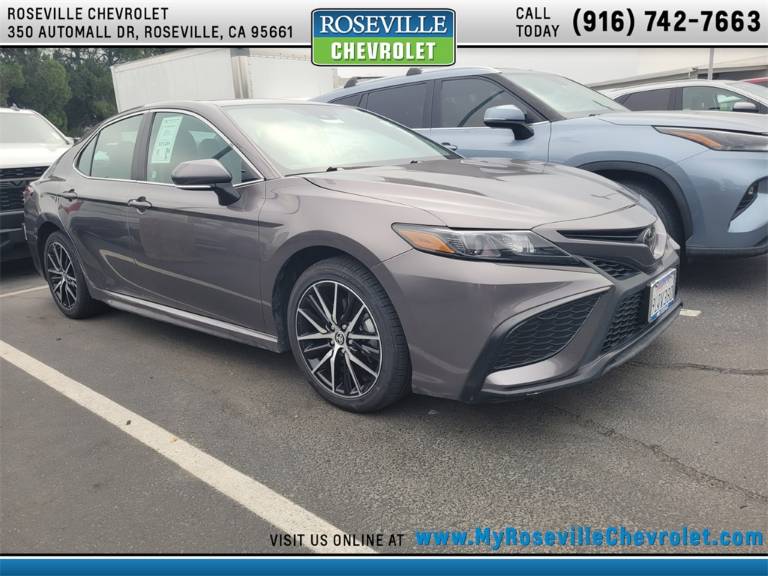 2024 Toyota Camry SE