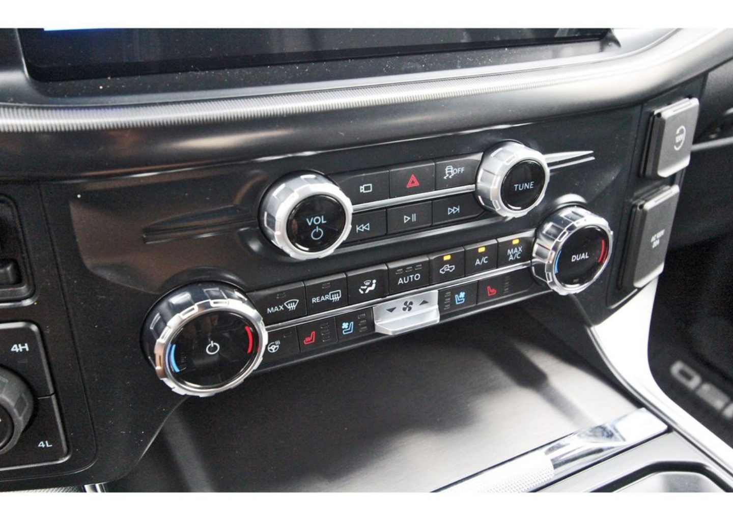 2025 Ford F-150 Platinum - Photo 17