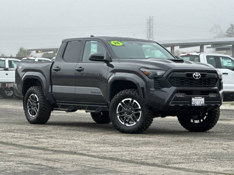 2024 Toyota Tacoma 4WD SR5