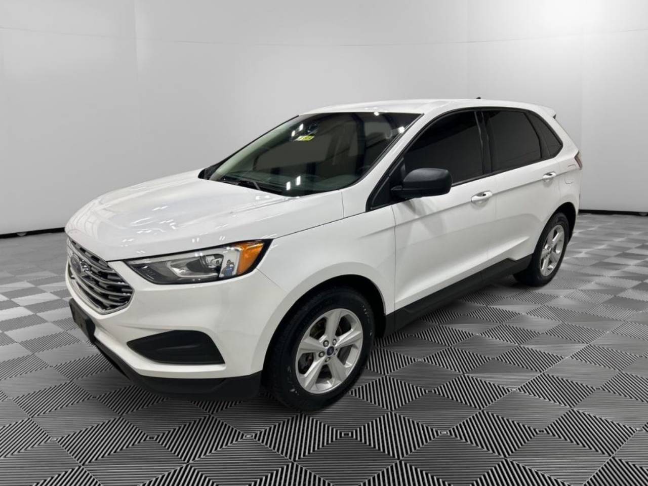 2020 Ford Edge SE