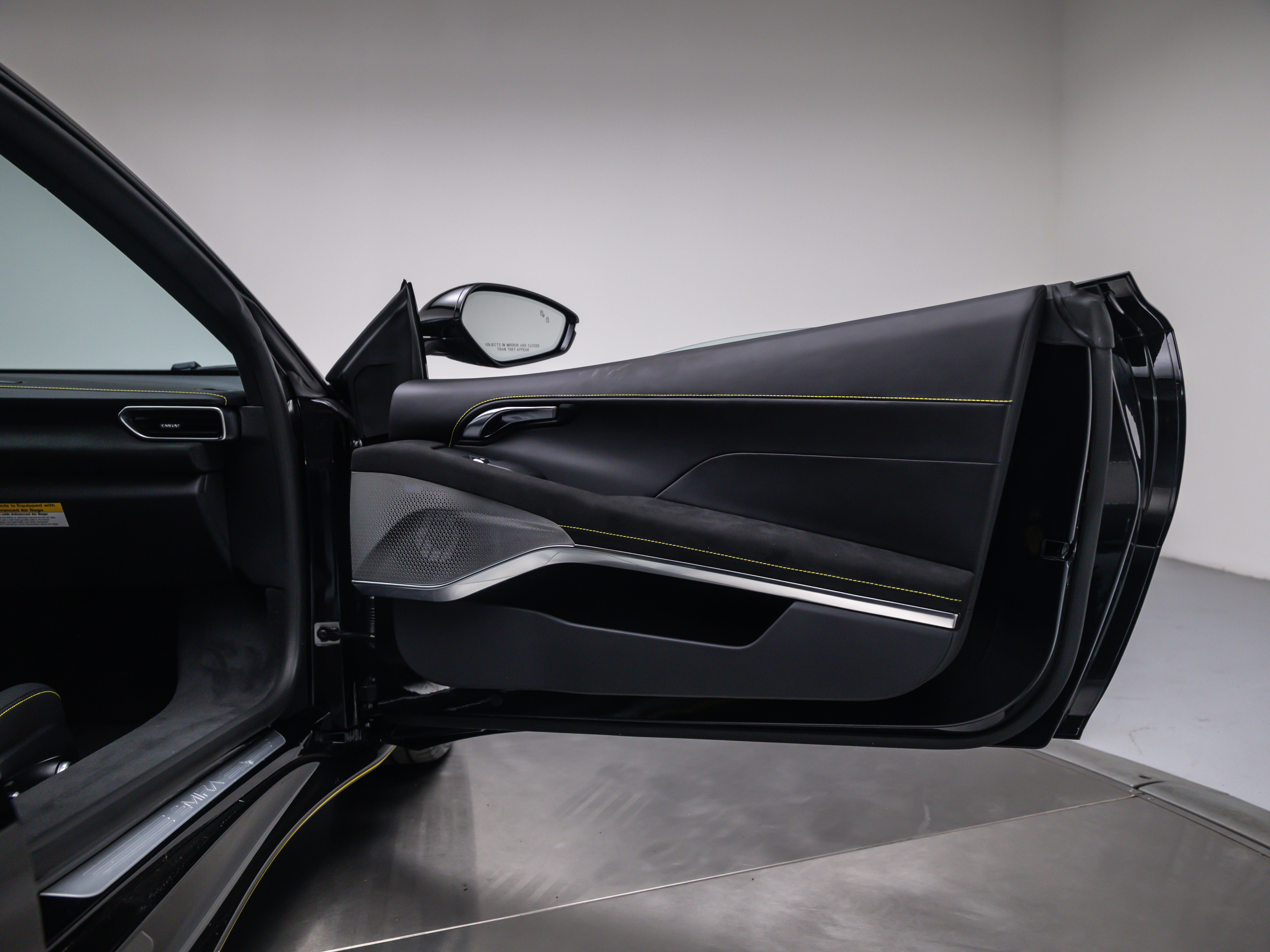 2026 Lotus Emira - Photo 25