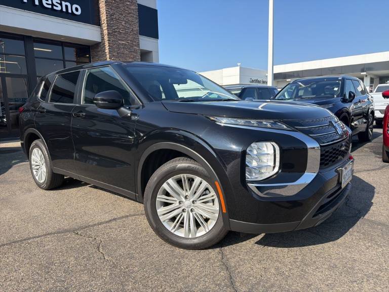 2024 Mitsubishi Outlander ES